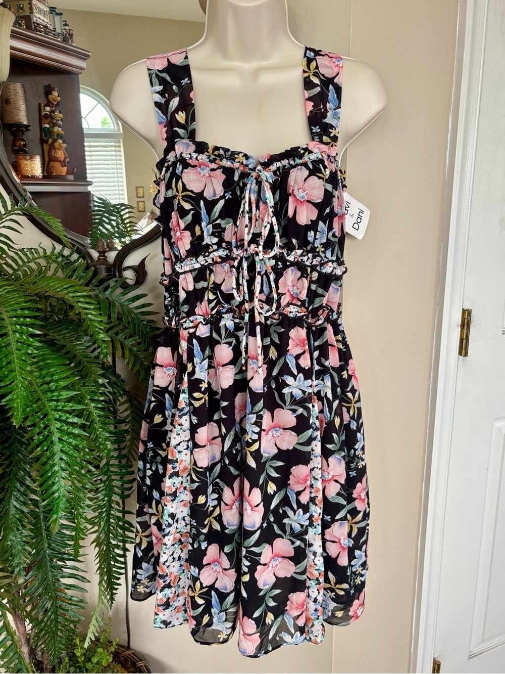 Brand New Davi & Dani Black Pink Blue Floral Smocked Mini Dress Sleeveless Lined